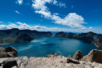 奔赴长白山｜天池日落、温泉煮蛋、浪漫花海，这里藏着四季皆美的自然奇境